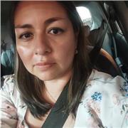 Ingeniera química ofrece clases de materias de bachillerato de forma remota